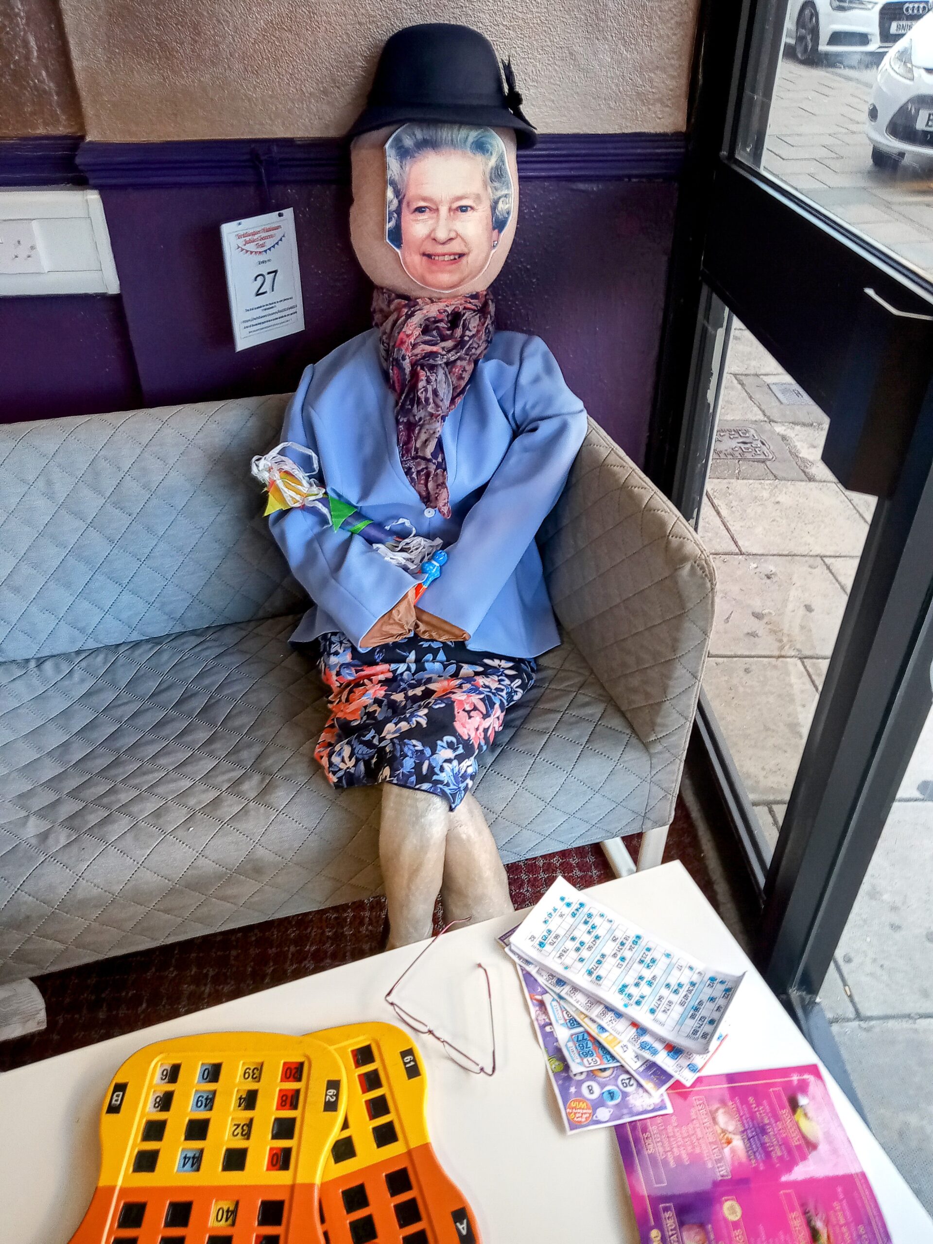 The Queen at bingo